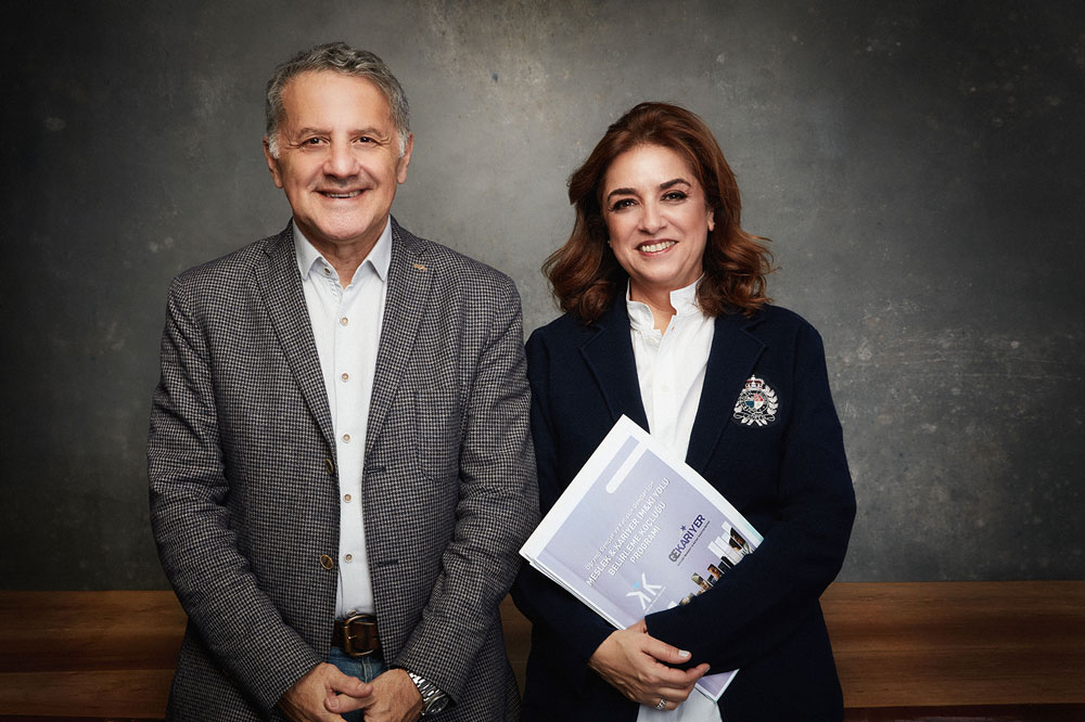 Prof. Dr. C. Ruhi Kaykayoğlu ve Zeynep Kaykayoğlu